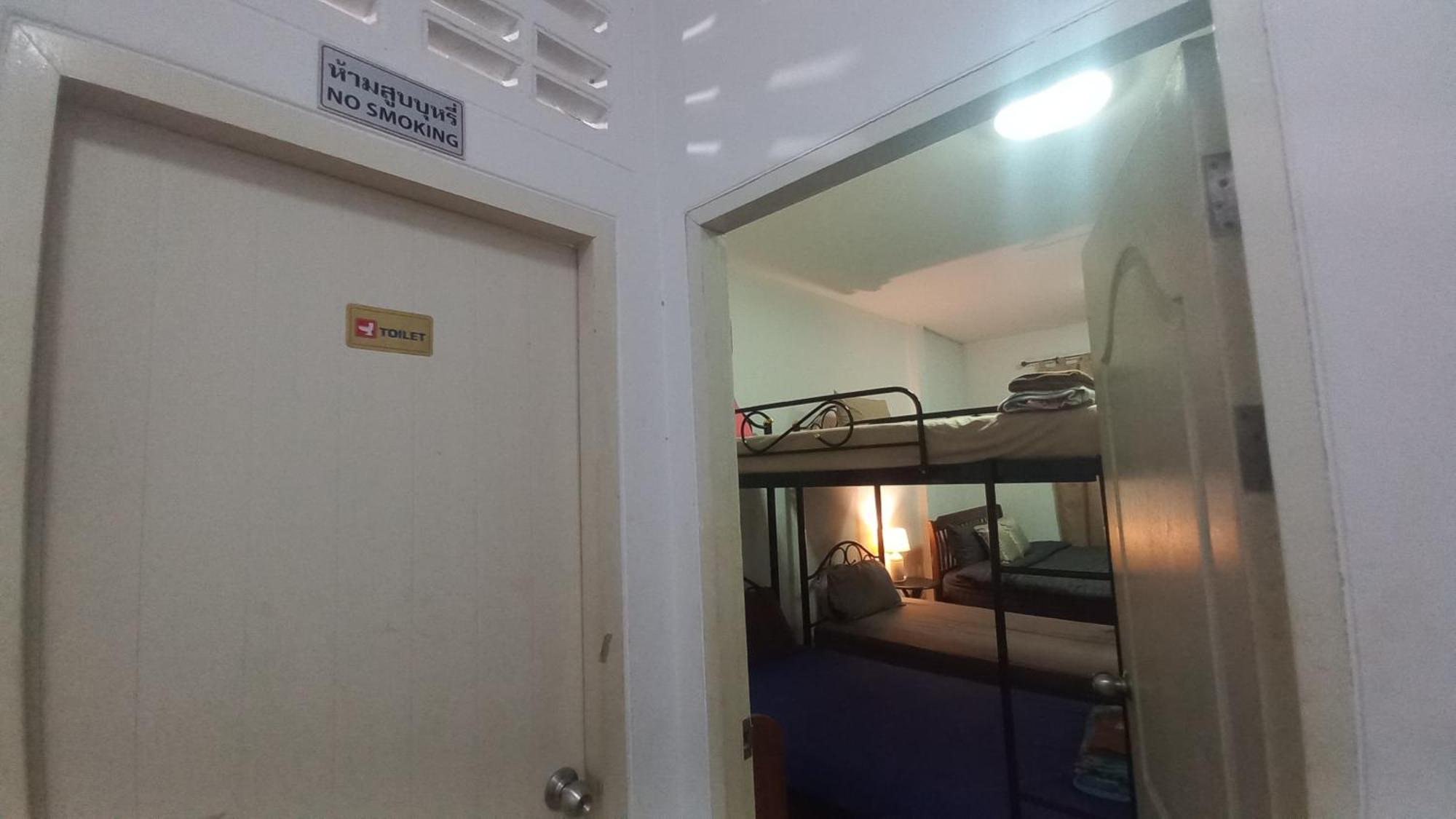 Amaretto Hostel Surat Thani Exterior photo