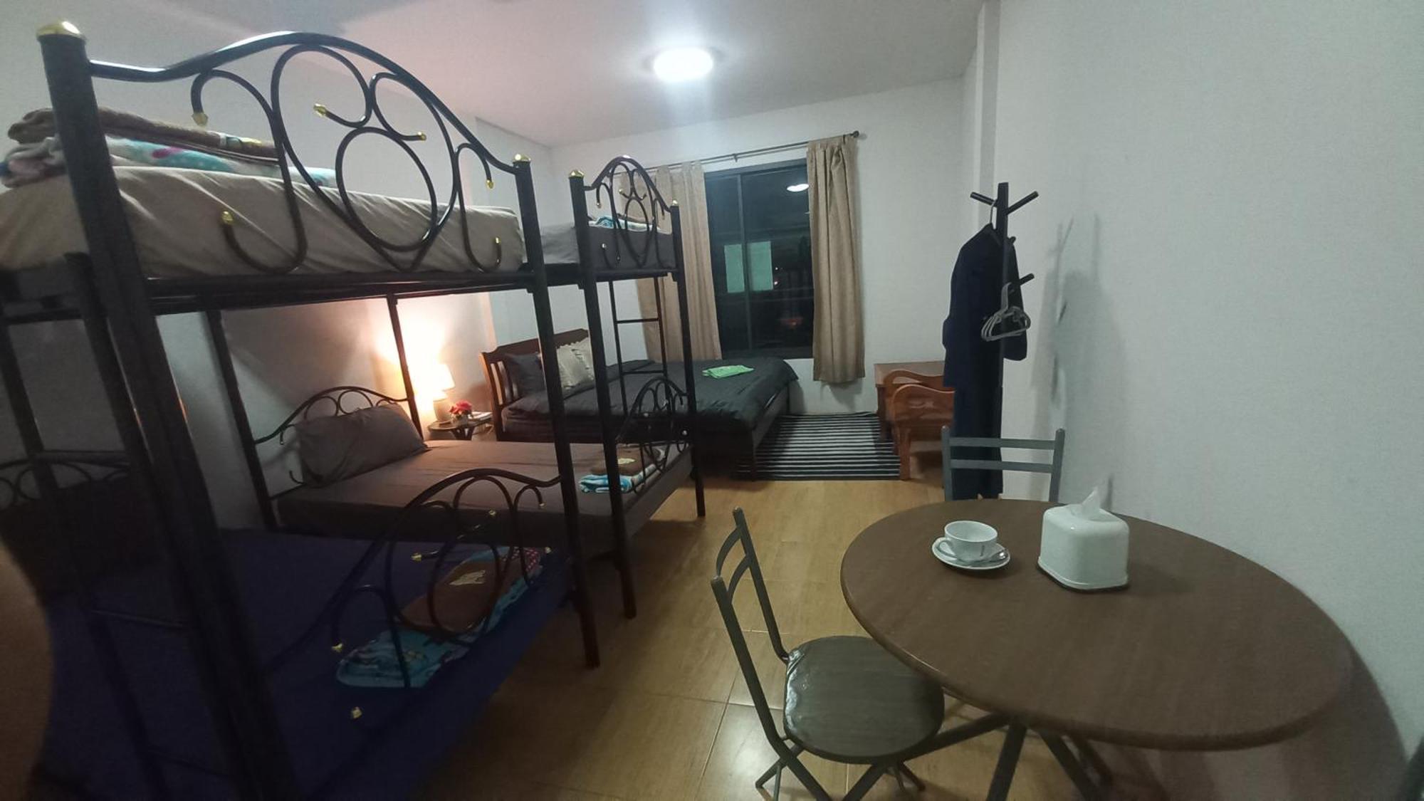 Amaretto Hostel Surat Thani Exterior photo