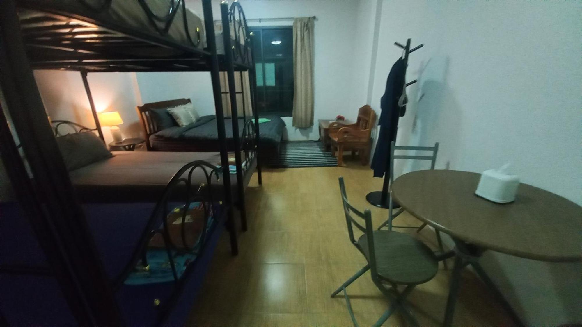 Amaretto Hostel Surat Thani Exterior photo