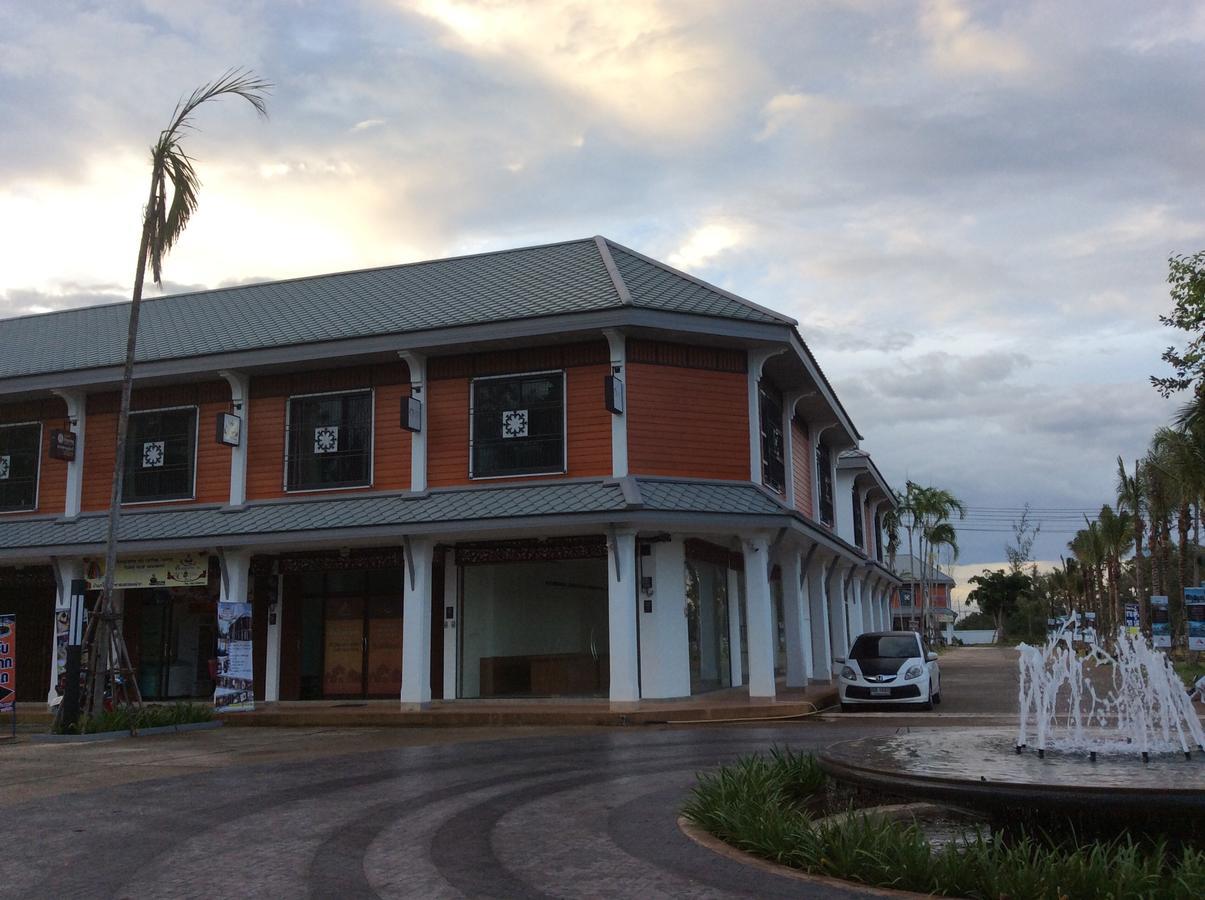 Amaretto Hostel Surat Thani Exterior photo
